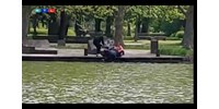  Ki kellett menteni a vízből a horgászni indult mozgássérült férfit – videó  