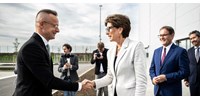 Szijjártó Péter: Máshol még nem létező technológia érkezik a debreceni BMW-gyárba