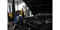  Fontos változás jöhet: júniustól a magánállomások is honosíthatnak import autókat  