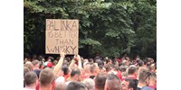  „Pálinka is better than whiskey” – így vonultak a magyar szurkolók a skótok elleni meccsre  