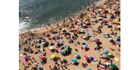  Csaknem kéttucat olasz tengerparton rendeltek el fürdőzési tilalmat baktériumfertőzés miatt - délutánra feloldották a korlátozást  