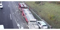 Hét autó tört össze egy figyelmetlen sofőr miatt az M7-esen – videó
