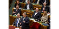  A jövő évi költségvetésről és a státusztörvényről is vitáznak a parlamentben  