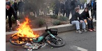  Mi az a pár tűz két év extra munkához képest? – videóriportunk a párizsi tüntetésről  