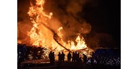  Két tűzoltó égési sérülést szenvedett az éjszakai rákosrendezői tűz oltásakor   