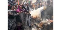  Több százan tiltakoztak az indiai ellenzék egyik vezetőjének letartóztatása miatt Újdelhiben  