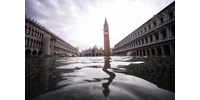  Annyi a turista és az áradás Velencében, hogy az UNESCO felvenné a várost veszélyeztett világörökségi helyszínek közé  