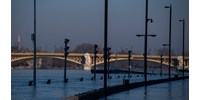  Emelkedik a vízszint, csütörtök este lezárják az alsó rakpartokat Budapesten  