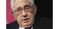  Az amerikai elnököt és az európai vezetőket bírálta Henry Kissinger  