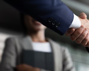 Alapítványi csiki-csuki: jön a tartós vagyonkezelési jogviszony – új adózási, számviteli, illetékszabályok szeptembertől