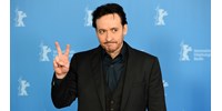 John Cusack: „Az ország úgy döntött, elpusztítja magát. Megszavazott egy elítélt erőszakolót és nácit”