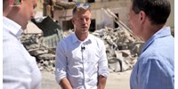 Magyar Péter Kijevben bejelentkezett a hétfőn lebombázott gyermekkórháztól