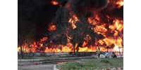  Hatalmas tűz ütött ki egy donyecki olajraktárban  