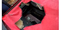  Ismeretlen tárgy csapódott egy francia autóba, a tűzoltók meteoritra gyanakodnak  