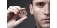 Kincs, ami nincs: 290 milliárdot ér már a férfi bitcoingyűjteménye, amit véletlenül a szemétbe dobott