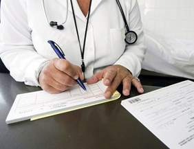 Egészségileg alkalmatlan munkavállaló munkaviszonyának megszüntetése