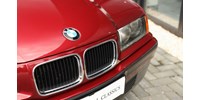  Irány a 90-es évek: 1430 kilométerrel árulják ezt a csillogó régi 3-as BMW-t  