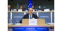  Hiába kért bocsánatot Várhelyi Olivér, az EP vizsgálja a hülyézést  