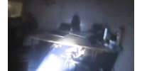  Asztal alatt kuporgó, sebesült katonanőket végeztek ki hidegvérrel a Hamász terroristái egy videó szerint  