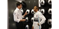  100 millió fontos szerződés után hagyja ott Hamilton a Mercedest, Toto Wolff mégse haragszik  