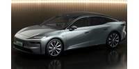  Látványos elektromos szedánnal rukkolt elő a Toyota  