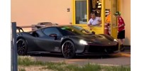  Ilyen Ferrari is ritkán tűnik fel a McDrive-ban, mint Charles Leclerc-é az imolai verseny után  