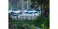 Olyan sok az eladatlan Tesla, hogy már az űrből is látni