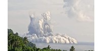  Víz alatti vulkán tört ki Vanuatunál – fotók  