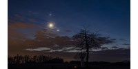  Gyönyörű fotókon és videón, ahogyan a Vénusz és a Jupiter közrefogta a Holdat szerda este  