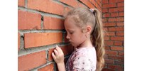 Az anyai jelenlét hiánya tesz minket láthatatlan lányokká