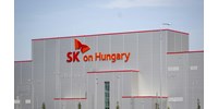 Három haláleset is történt az iváncsai akkugyár építése során, munkavédelmi hiányosságokat találtak  