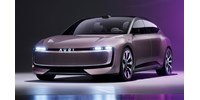 Jön az első, négykarikás embléma nélküli AUDI