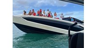  Túltolták a bulit a bikinis influenszerek, elsüllyesztettek egy Lamborghini-jachtot Miamiban  