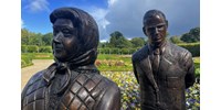  Új, kutyás szobor készült II. Erzsébet királynőről, de sokak szerint nem is hasonlít rá  