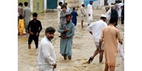  Szükségállapotot hirdettek Pakisztánban a súlyos árvizek miatt  
