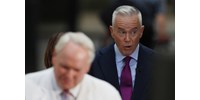 Pedofil képek miatt emeltek vádat a BBC volt sztárriportere, Huw Edwards ellen