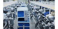  Csapatban dolgoznak a humanoid robotok egy kínai autógyárban – videó  