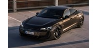 A valaha készült legerősebb Audi spéci fényezéssel támad