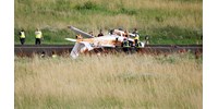  Kisrepülőgép zuhant egy autópályára Franciaországban  