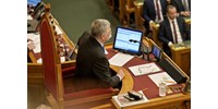 Néma felállással emlékezett az Országgyűlés Karsai Dánielre, de Kövér László ízléstelen provokációt emlegetett
