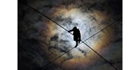  Drótkötélen fognak átsétálni a Duna fölött, megtartották a főpróbát  