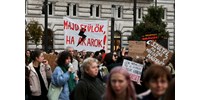  Az abortuszszabályok módosítása ellen tüntetnek Budapesten  