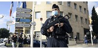  Késsel támadt rendőrökre egy férfi Cannes-ban  