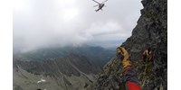  Helikopterrel mentettek ki két hegymászót a szlovákiai Magas-Tátrában  