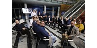 Kaczynskiék ülősztrájkba kezdtek a lengyel köztévében, miután az új kormány felmentette a közmédia vezetőit