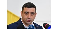  Mit üzen a magyaroknak, akik félnek öntől? - kérdezte a BBC George Simiont, a román elnökválasztási forduló győztesét  