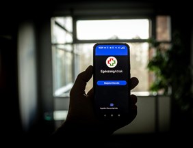 Változtak a gyógyszerfelírásra, receptkiváltásra, egészségügyi adatok megismerésére vonatkozó szabályok