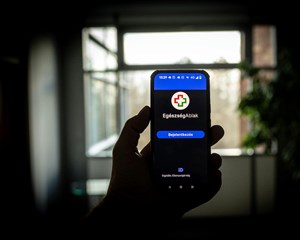 Változtak a gyógyszerfelírásra, receptkiváltásra, egészségügyi adatok megismerésére vonatkozó szabályok