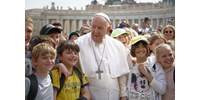  Kiderült, miért nem fog papi molesztálás áldozataival találkozni Ferenc pápa Magyarországon  