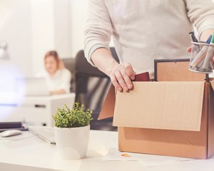 Azonnali hatályú felmondás táppénz alatt – így döntött a Kúria